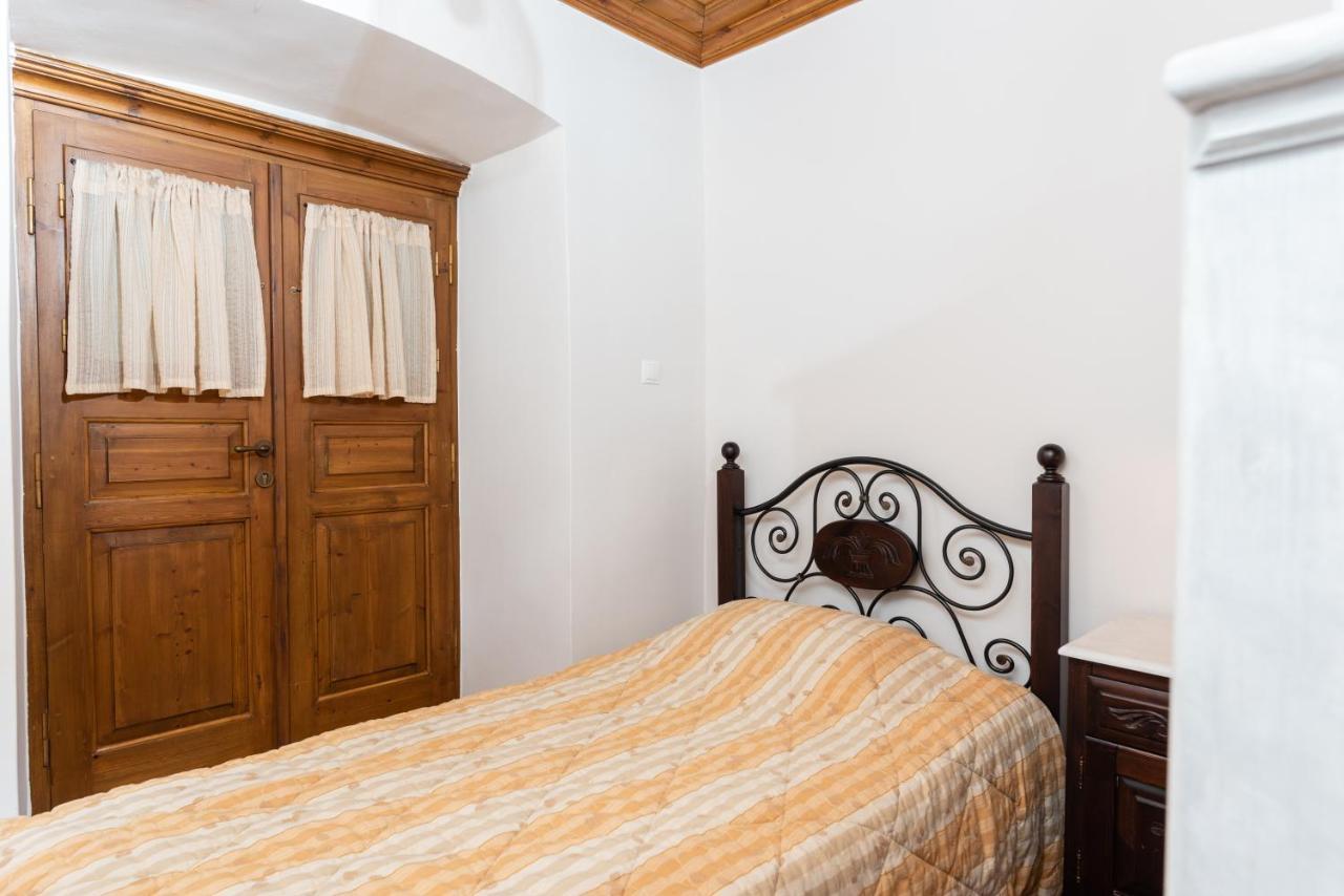 Kaza Guesthouse Dimitsana Eksteriør billede