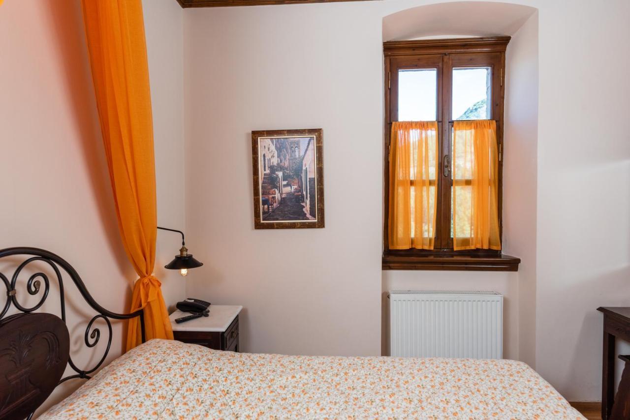 Kaza Guesthouse Dimitsana Eksteriør billede